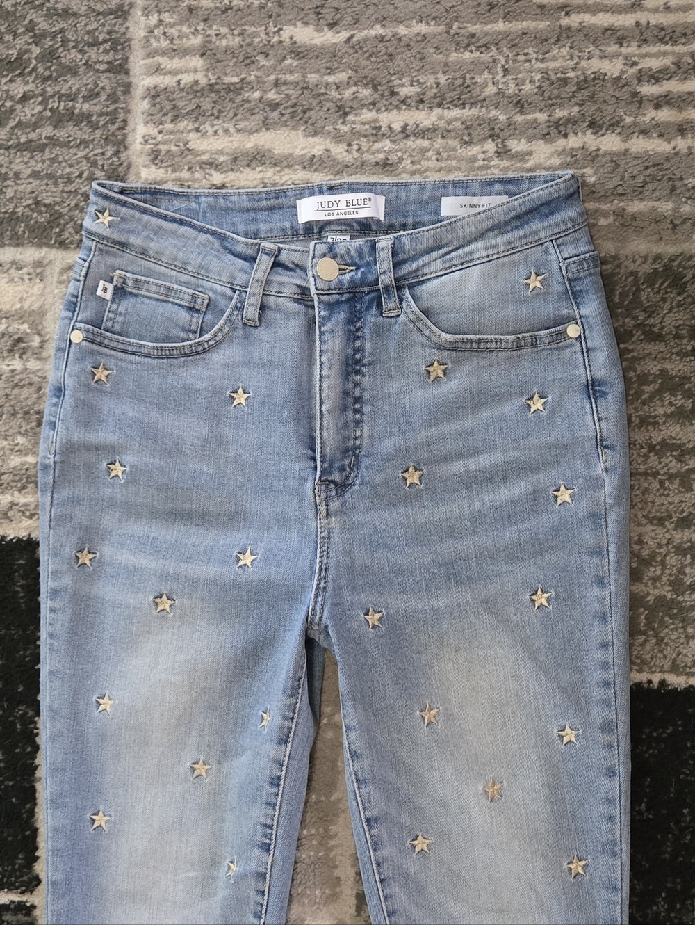Judy Blue Light Wash Skinny Jeans Embroidered Stars 7/28 Stretchy